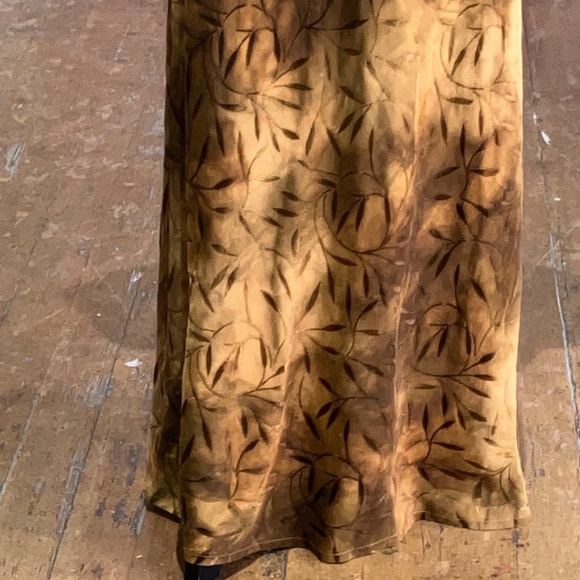 Golden brown leafs print Asian style maxi dress - Picture 13 of 15